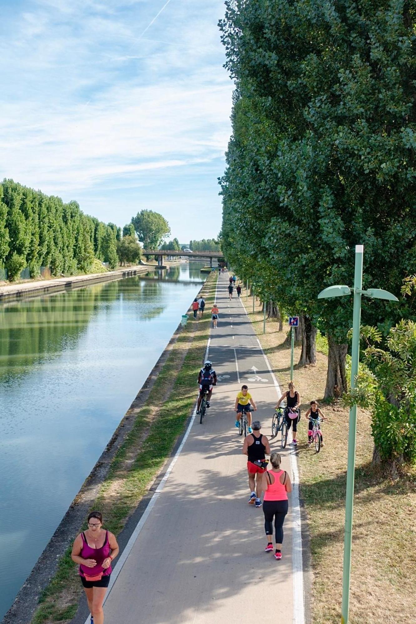 Cozy Cottage Paris Suburb! بوبْئيني المظهر الخارجي الصورة
